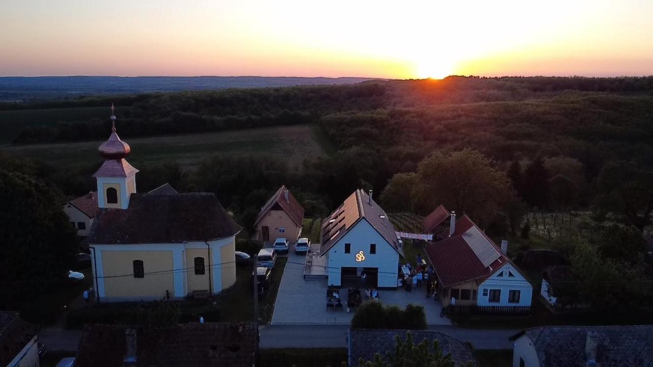 Förhénc Wine House&Guesthouses I-II-III Nagykanizsa Esterno foto