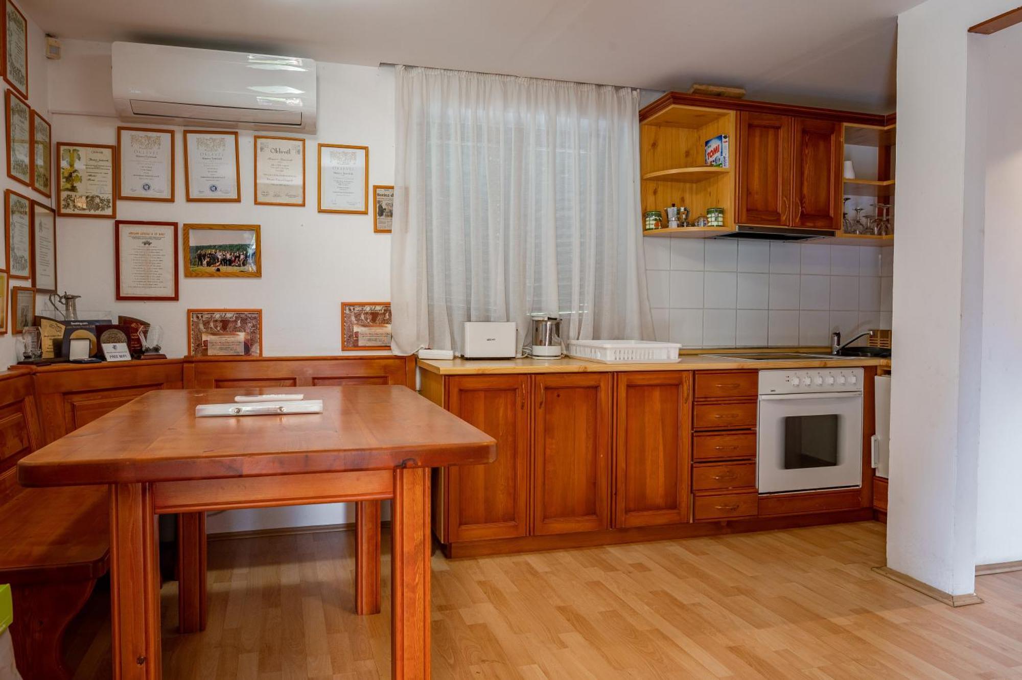 Förhénc Wine House&Guesthouses I-II-III Nagykanizsa Esterno foto
